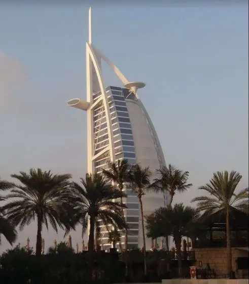 La zona de Madinat Jumeirah con el Burj Al Arab al fondo. (EL CORREO)