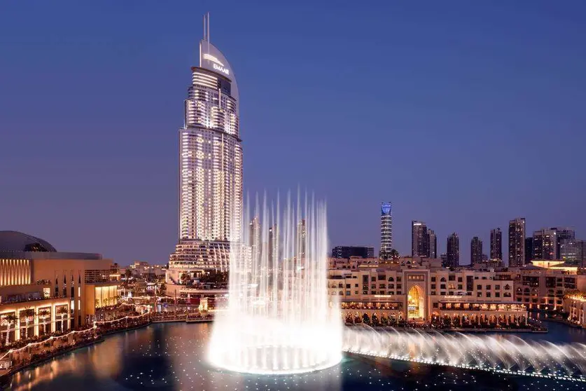 Address Downtown junto a la fuente de Dubai. (Cedida)