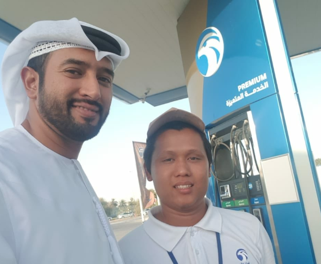 Un miembro del Consejo de ADNOC visitó al empleado involucrado en el vídeo.