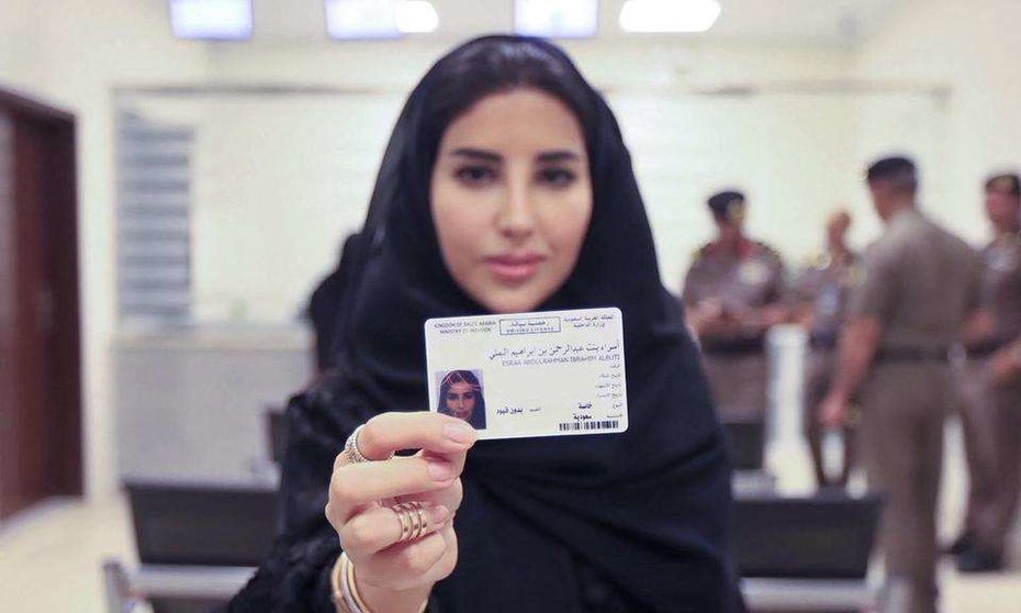 Una de las 10 primeras mujeres en obtener la licencia de conducir. 