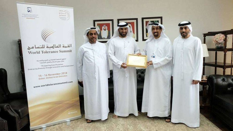 Salem al Badwawi recibe el Premio de Tolerancia. (The International Institute for Tolerance)