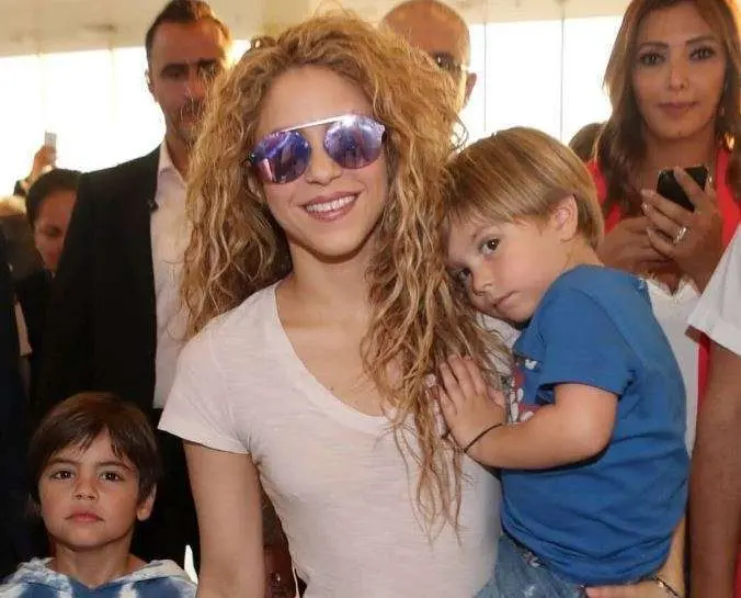 Shakira a su llegada a Beirut.