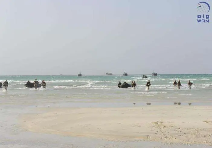 Una imagen de las maniobras militares conjuntas de Emiratos Árabes y el Reino Unido.