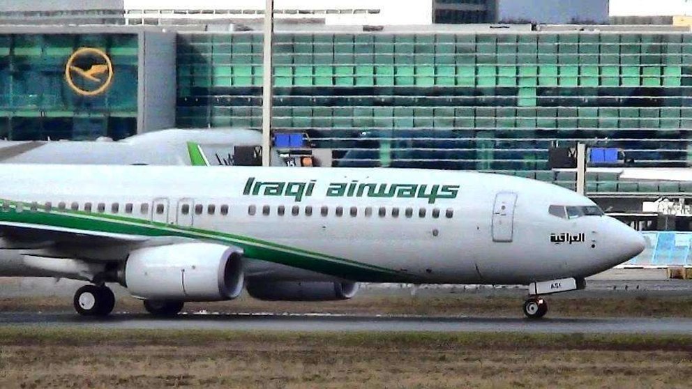 Avión de Iraqi Airways sobre una pista de aterrizaje. (Youtube)