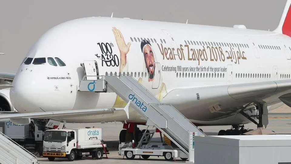 Airbus 380 de Emirates Airline dedicado al jeque Zayed, fundador del país. 