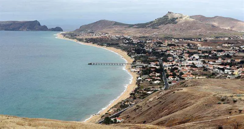 La isla de Porto Santo, perteneciente a Portugal, se encuentra en la mitad del Atlántico. (Efe)