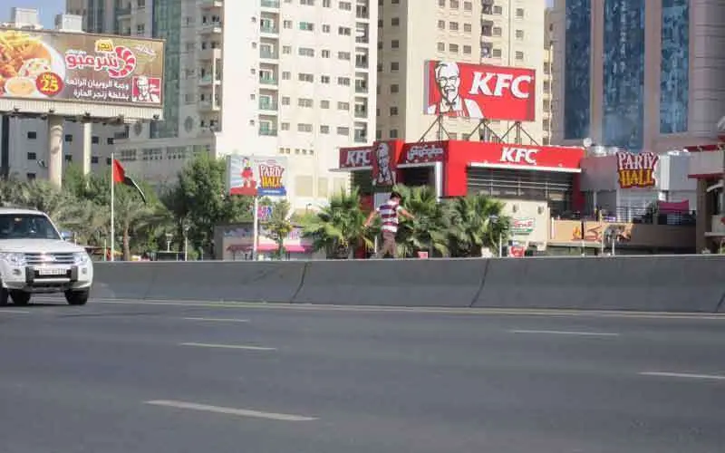 Una imagen de Al Ittihad Road en Sharjah.