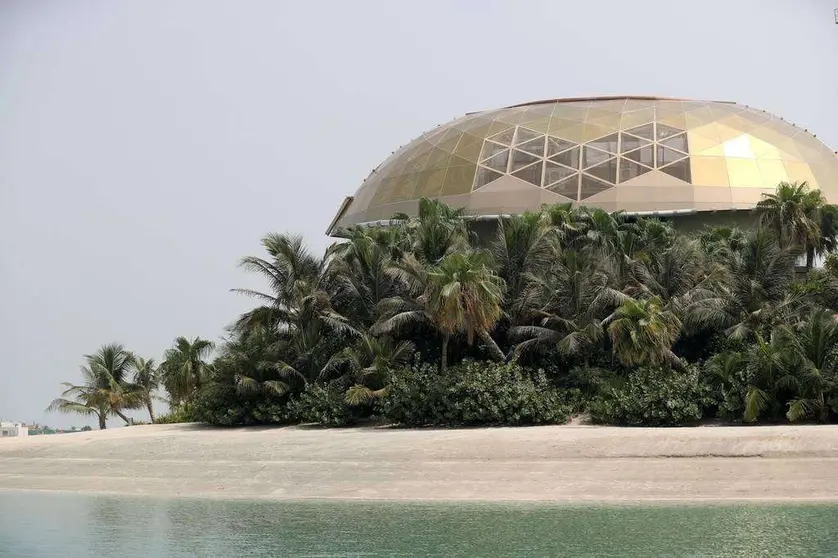 Playa del palacio en la Isla de Suecia en Las Islas del Mundo de Dubai.