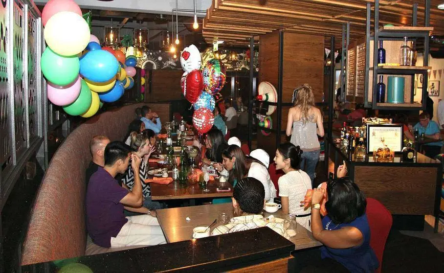 Ambiente en una fiesta mexicana celebrada en La Tablita. (E.C.)