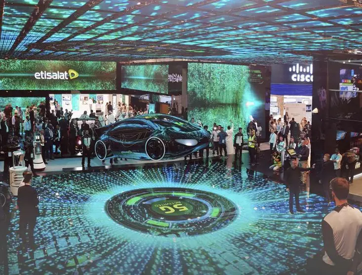 Presentación del coche volador autónomo en Gitex. (@etisalat)