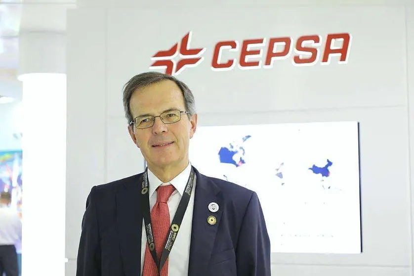 Pedro Miró, en el stand de Cepsa en ADIPEC 2018. (Cepsa)