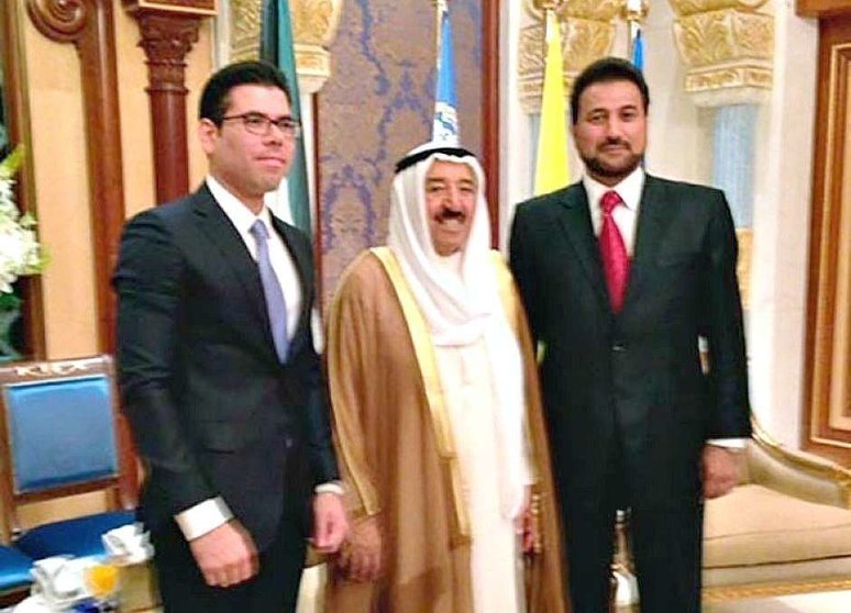 Mohamed Lashtar -a la derecha- en Kuwait.