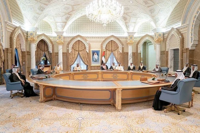 Los gobernantes de los siete emiratos de EAU, durante el Consejo Supremo Federal. (WAM)