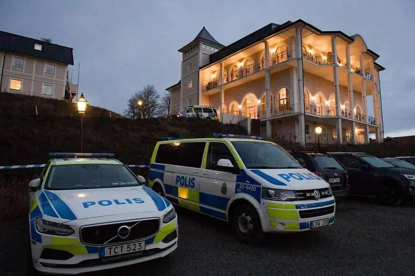 En la imagen de EPA, vehículos policiales junto al Castillo de Johannesburgo, Suecia.