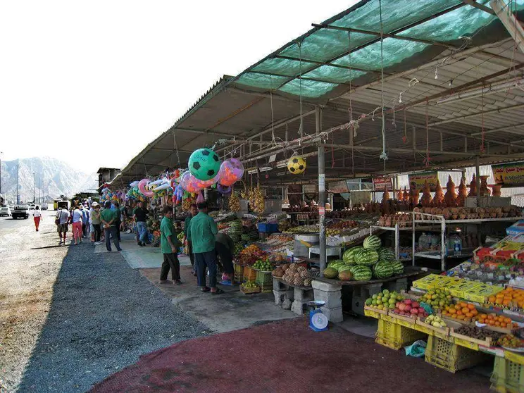 El mercadillo de la ciudad de Masafi entre los emiratos de Ras Al Khaimah y Fujairah.