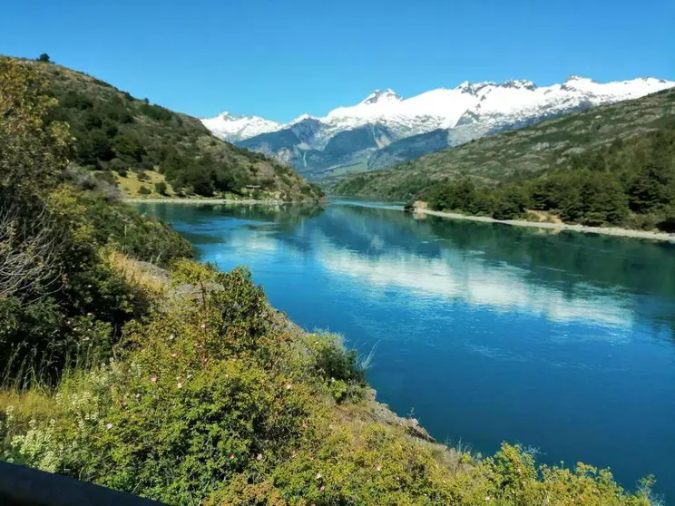 Desembocadura en el Pac&iacute;fico del Lago General Carrera. (EL CORREO)