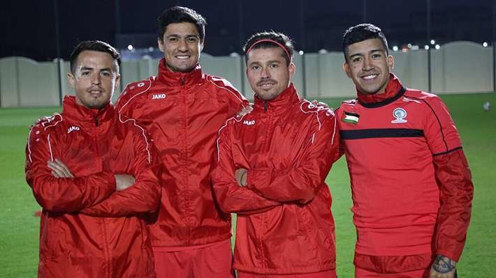 Los futbolistas chilenos de la Selección de Palestina. (EL MERCURIO)
