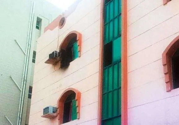 Una imagen exterior del piso incendiado.