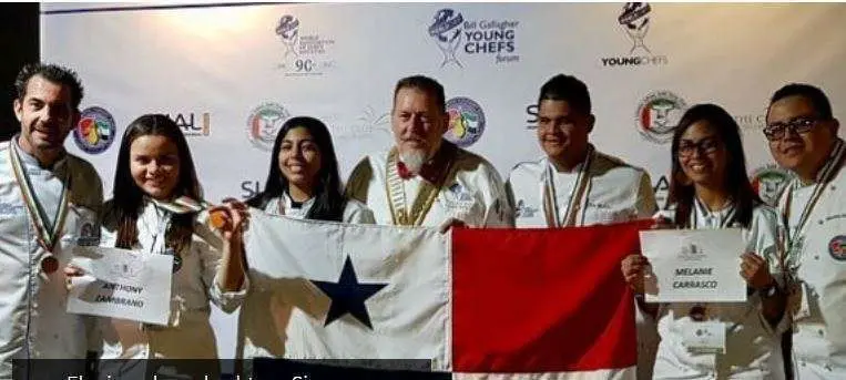 El equipo de jóvenes chefs panameños.