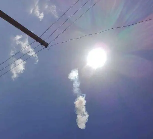 Una imagen de Twitter de la caída del meteorito en una ciudad cubana.