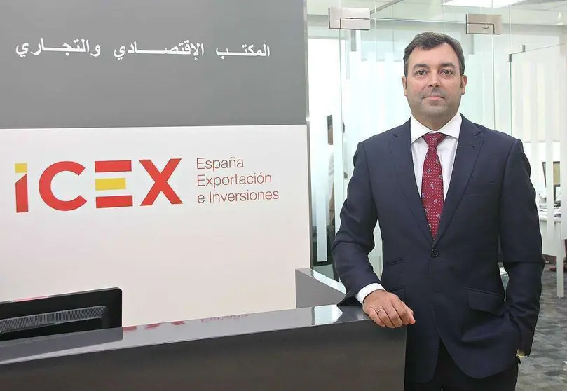 Erik Rovina, en la sede de Dubai de la Oficina Comercial de España en Emiratos Árabes. / Erik Rovina, in the Dubai headquarters of Spain’s Commercial Office in the Arab Emirates. (EL CORREO)