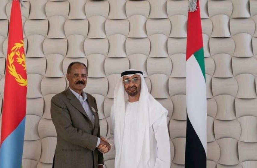 El jeque Mohamed bin Zayed junt al presidente de Eritrea, Isaias Afwerki. 