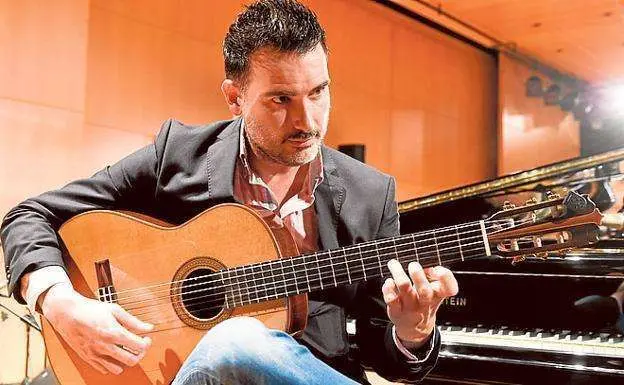 El artista de flamenco Carlos Piñana.