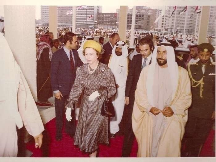 Sheikh Zayed y la reina Isabel II en el hotel Le Meridien en 1979. (Le Meridien)