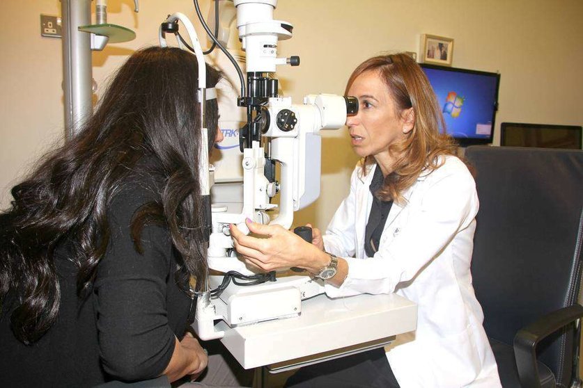 2- La doctora española Sonia Amorós -a la derecha- se encuentra al frente de la nueva clínica Spanish Eye Clinic. (EL CORREO) 