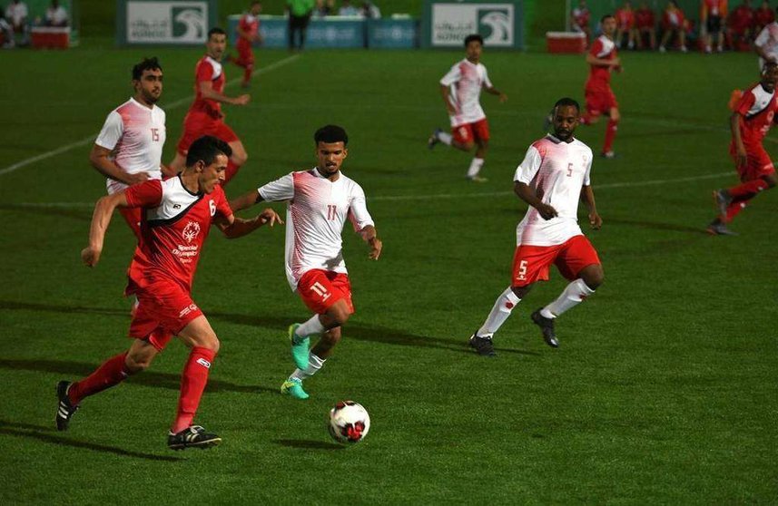 En la imagen de The National, un momento del encuentro disputado en Abu Dhabi.