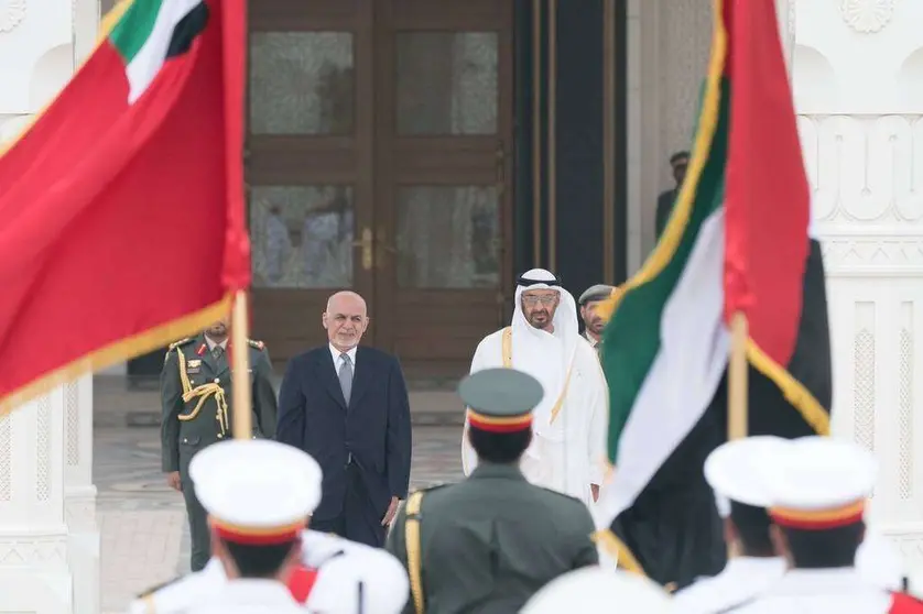 El presidente de Afganistán junto al príncipe heredero de Abu Dhabi.