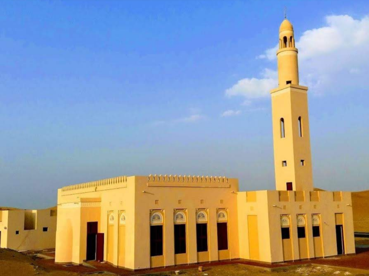 Una mezquita en el desierto de Emiratos Árabes Unidos. (EL CORREO)