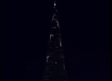 El Burj Khalifa, prácticamente a oscuras.