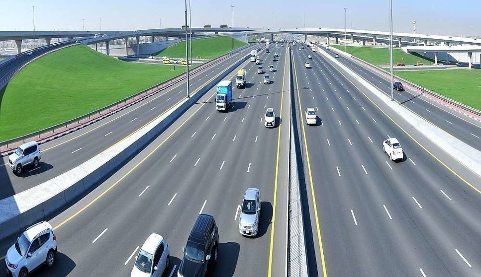 Las autopistas en Emiratos Árabes son de primer nivel mundial. (Cedida)