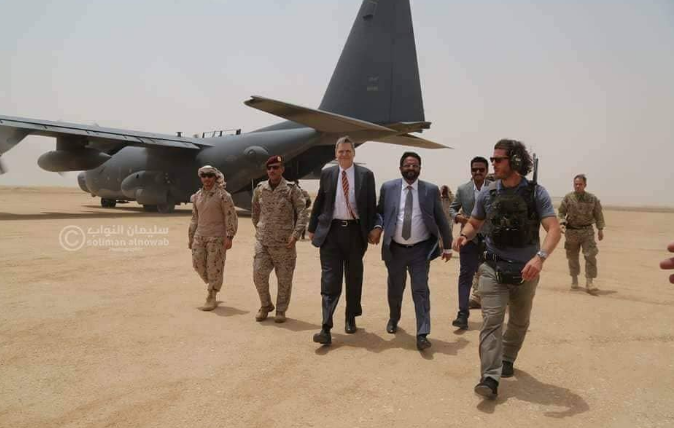 El embajador de EEUU en Yemen en una de sus visitas a Adén.
