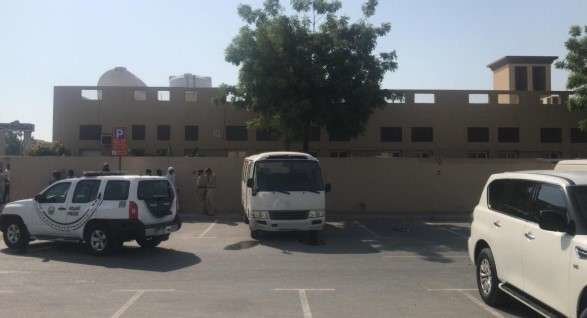 La Policía de Dubai difundió esta imagen del autobús donde viajaba el menor.