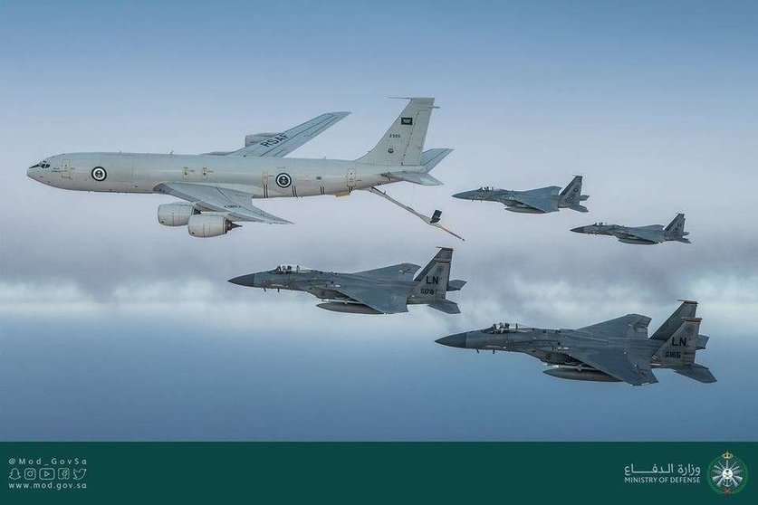 El Ministerio de Defensa saudí publicó esta imagen de los aviones en el Golfo..