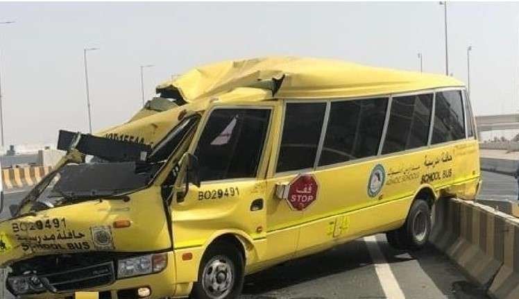La Policía de Abu Dhabi difundió la imagen de uno de los buses involucrado en el siniestro.