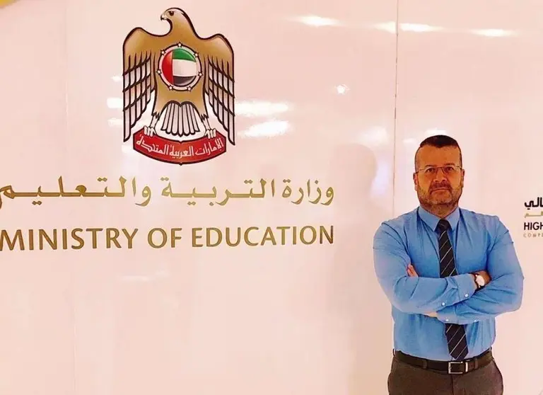 El profesor Pedro Santiago Borrego en Abu Dhabi.