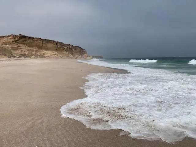 Costa de Ras Al Jinz donde las tortugas llegan a aovar. (ELCORREO)