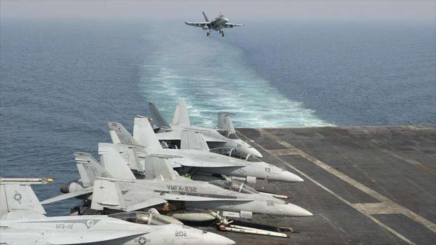 Portaaviones USS Nimitz de la Fuerza Armada de EE.UU. en el Golfo Pérsico, mayo de 2017.