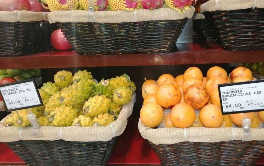 Frutas colombianas en un supermercado de Dubai. (EL CORREO)