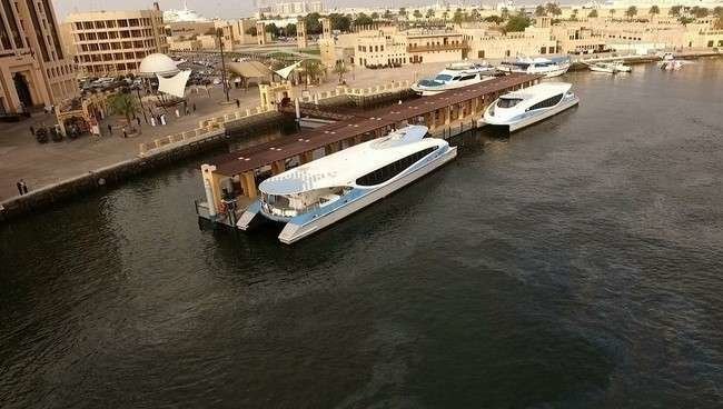El ferry Dubai-Sharjah es el primero que funciona entre emiratos.