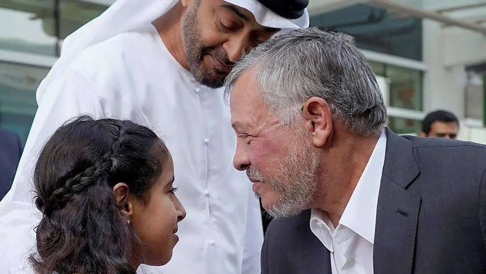 El rey Abdullah y el jeque Mohamed bin Zayed se reúnen para almorzar en Jones the Grocer en Abu Dhabi.