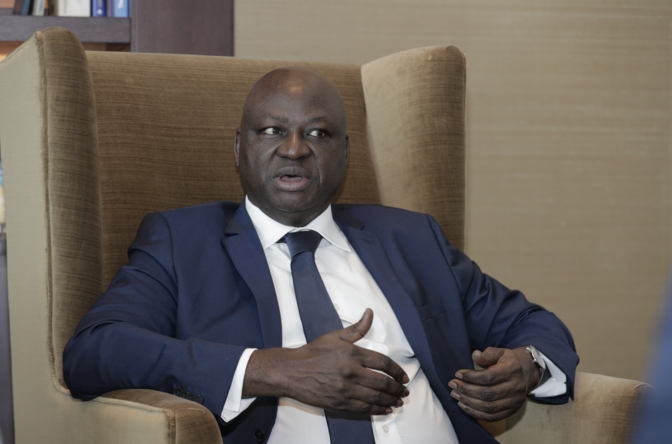 El primer ministro de Guinea-Bissau durante su entrevista con la Agencia de Noticias de Emiratos Árabes WAM. 