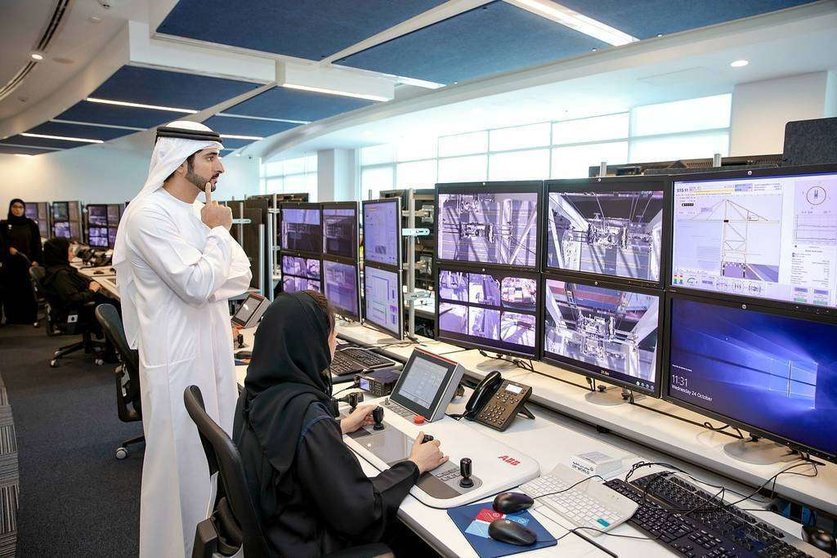 El príncipe heredero de Dubai, Hamdan bin Mohammed, en las instalaciones de DP World. (WAM)