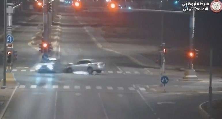 Una captura de pantalla del vídeo difundido por la Policía de Abu Dhabi.