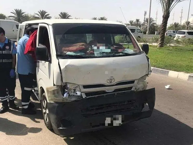 La Policía de Abu Dhabi difundió la imagen de uno de los vehículos involucrado en el accidente.