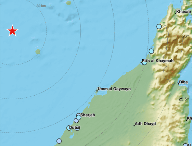 El punto rojo señala el lugar donde se registró el epicentro del terremoto.