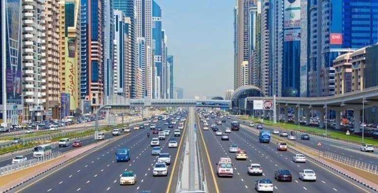 La Sheikh Zayed Road a su paso por el Financial Centre de Dubai. (RTA)